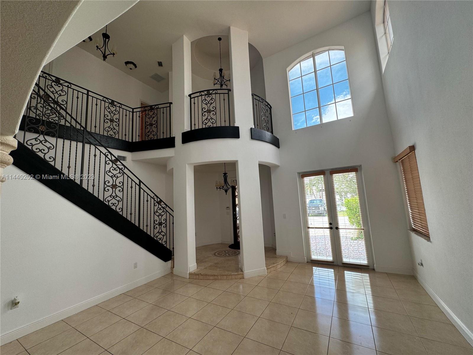 A B AT TAMIAMI TRAIL PHAS - Residential Lease