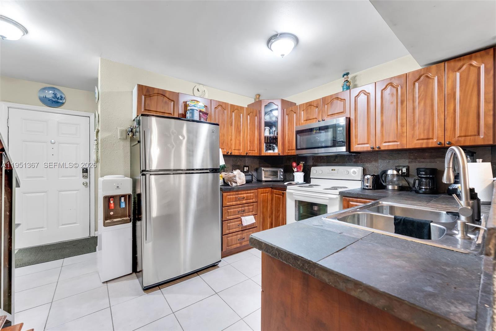 15389 S Dixie Hwy 38 Hwy