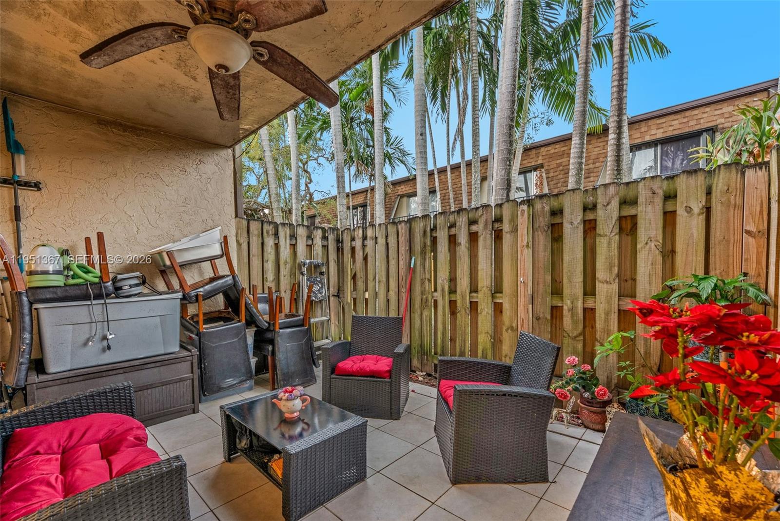 CORAL REEF TOWNHOUSES CON - Residential