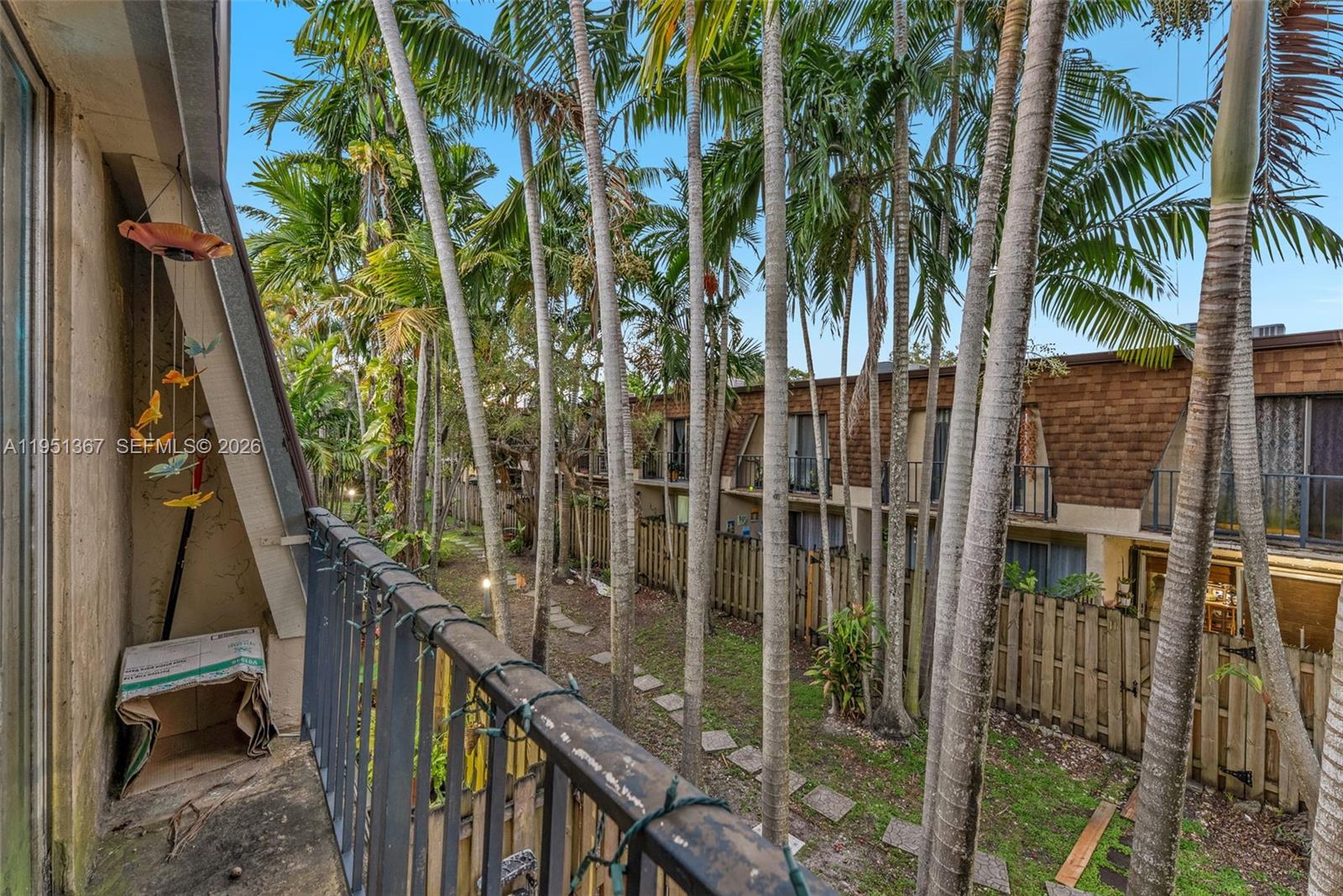 CORAL REEF TOWNHOUSES CON - Residential