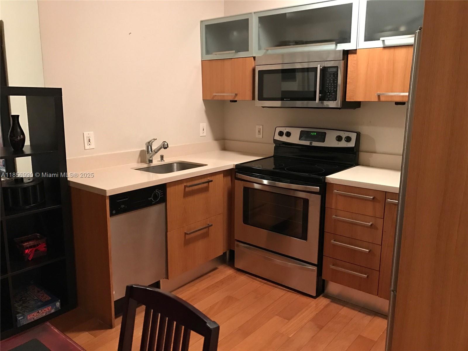 719 Meridian Ave 7