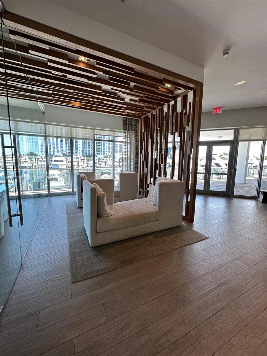 MARINA PALMS RESIDENCES N - Residential