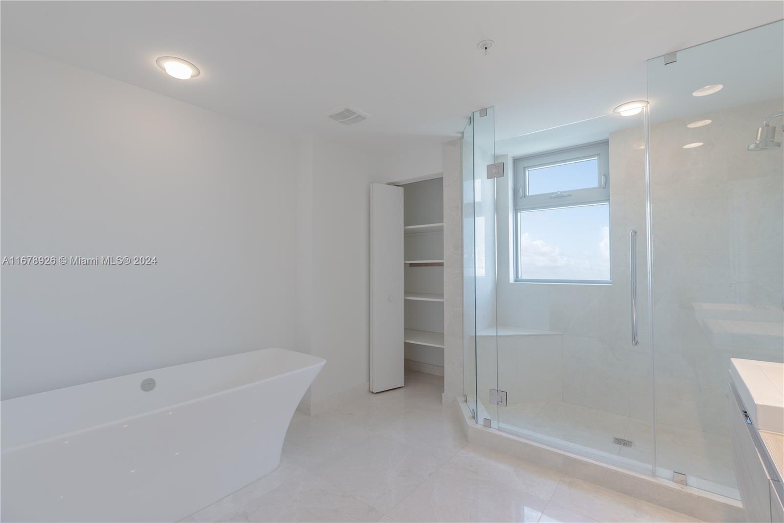 MARINA PALMS RESIDENCES N - Residential