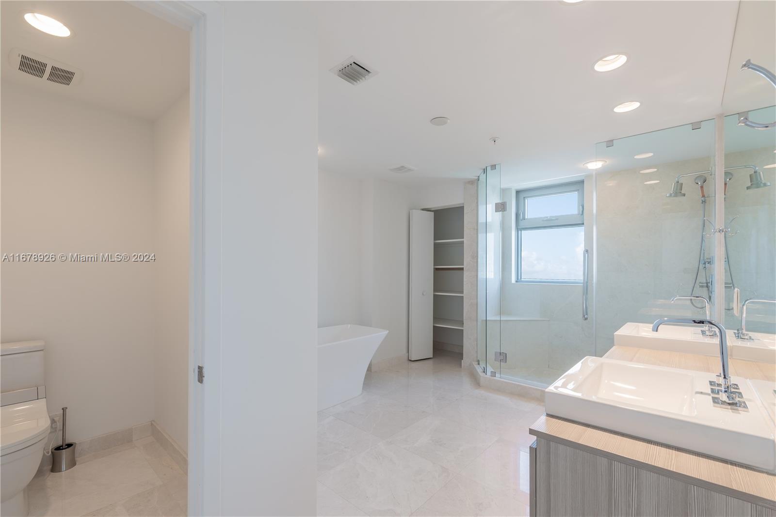 MARINA PALMS RESIDENCES N - Residential