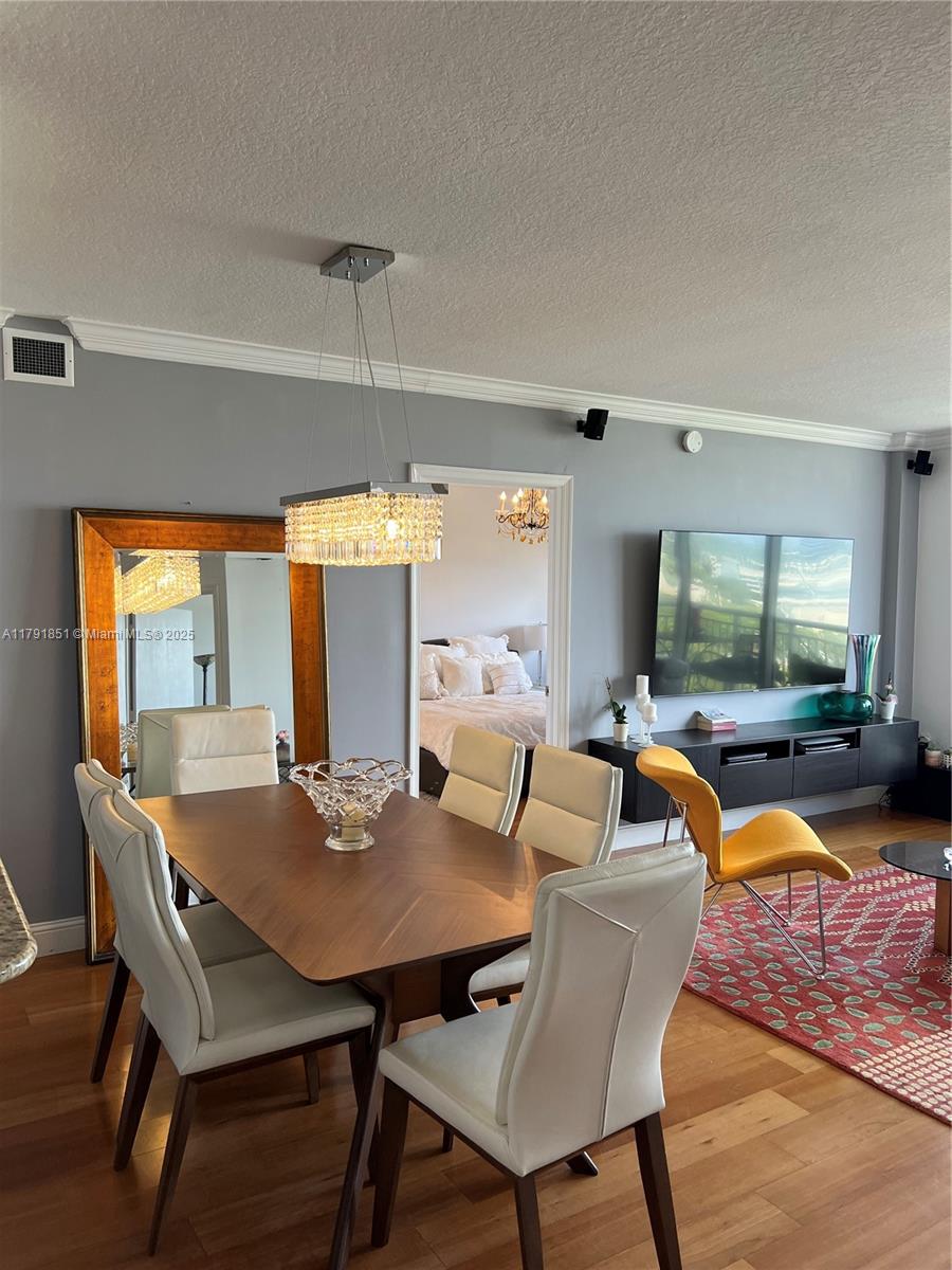 TURNBERRY ON THE GREEN CO - Residential