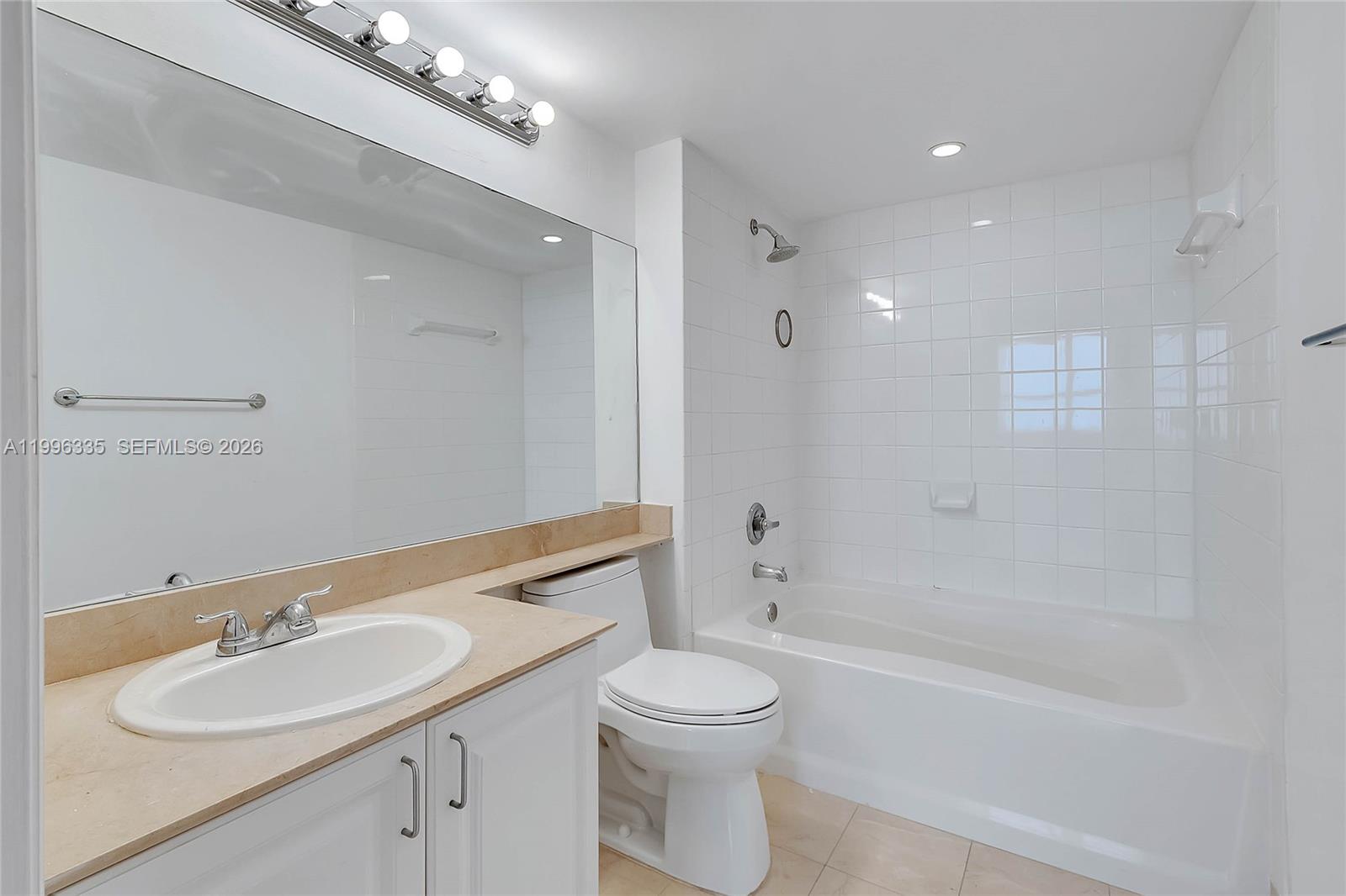 YACHT CLUB AT PORTOFINO - Residential