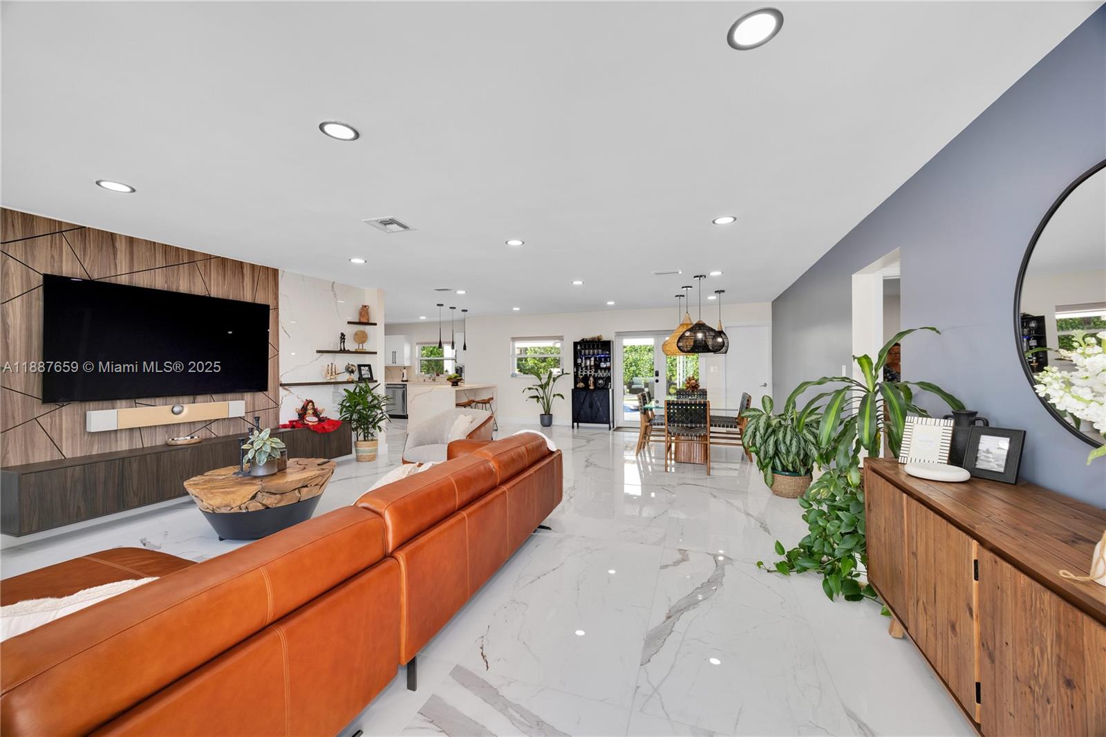 HOLLYWOOD HILLS AMEN PLAT - Residential