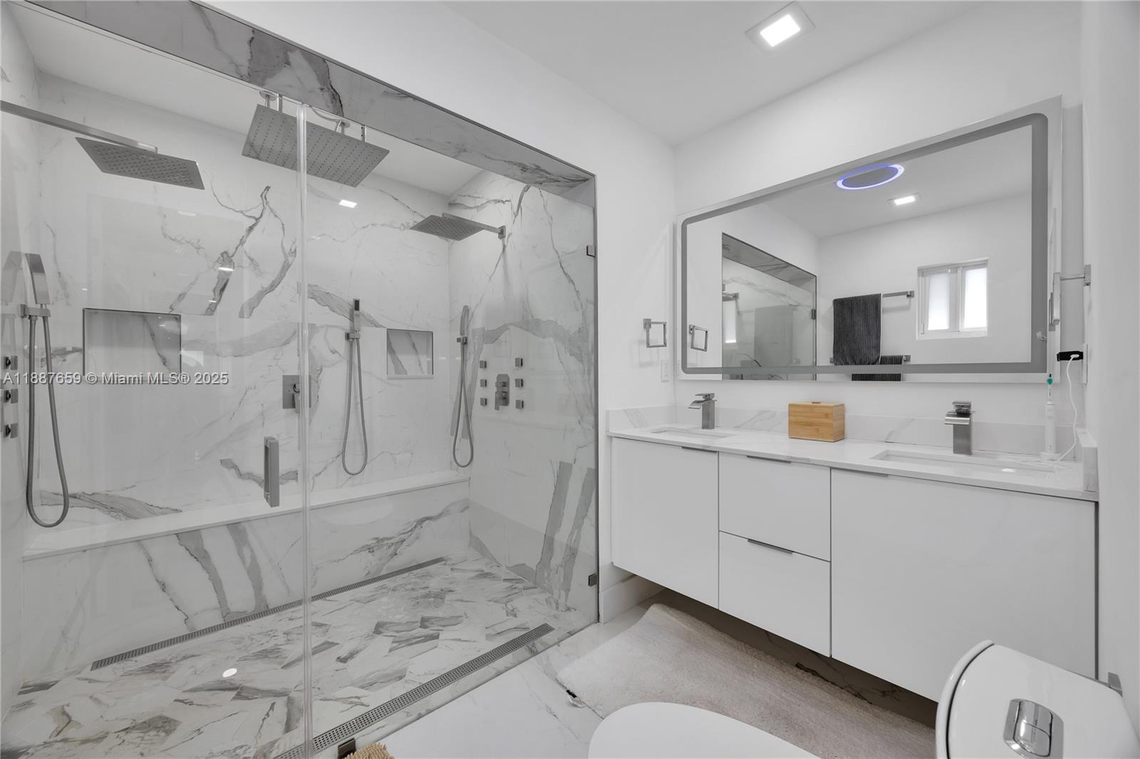 HOLLYWOOD HILLS AMEN PLAT - Residential
