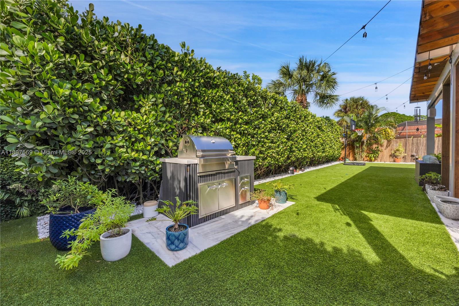 HOLLYWOOD HILLS AMEN PLAT - Residential