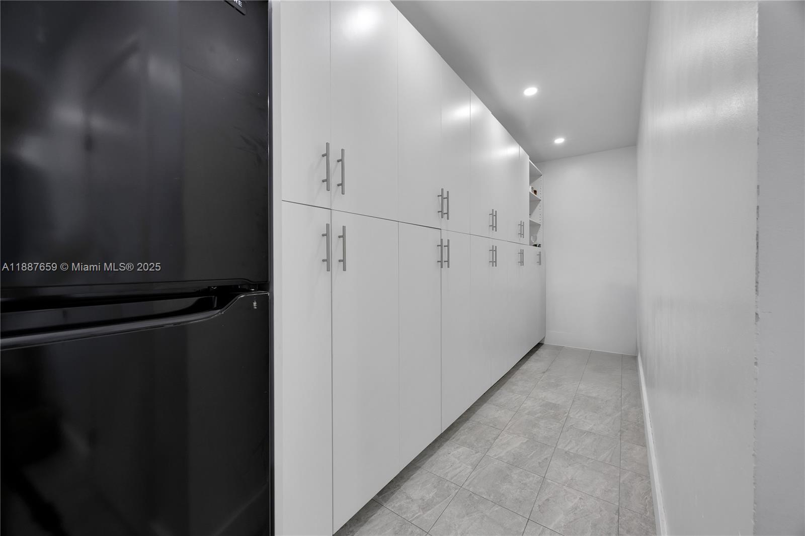 HOLLYWOOD HILLS AMEN PLAT - Residential