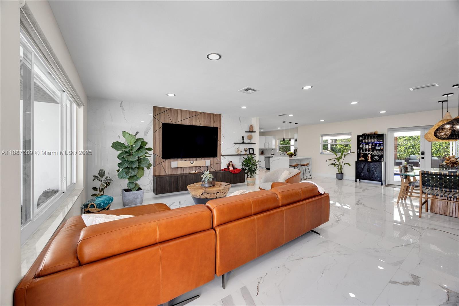 HOLLYWOOD HILLS AMEN PLAT - Residential