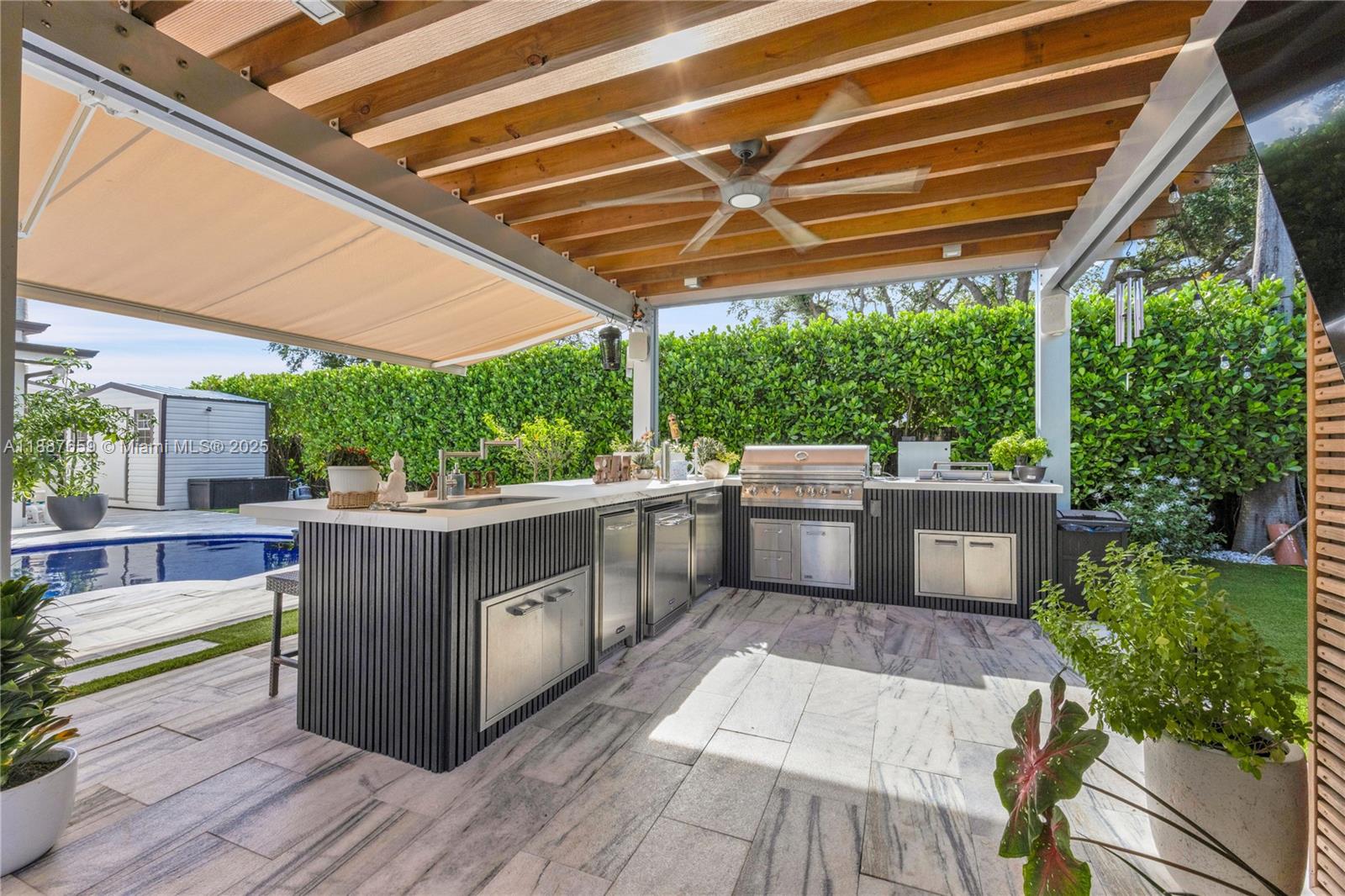 HOLLYWOOD HILLS AMEN PLAT - Residential