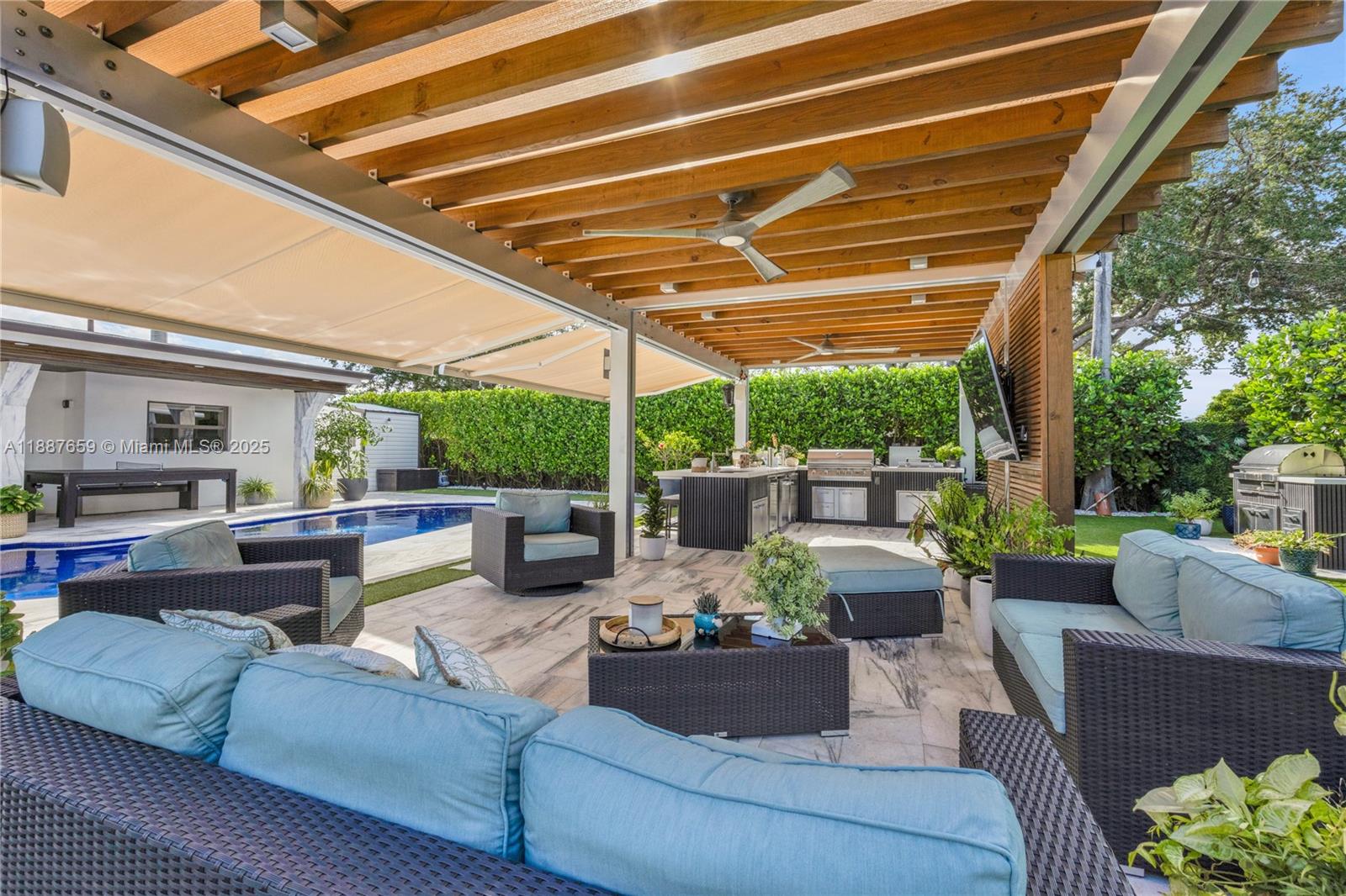 HOLLYWOOD HILLS AMEN PLAT - Residential