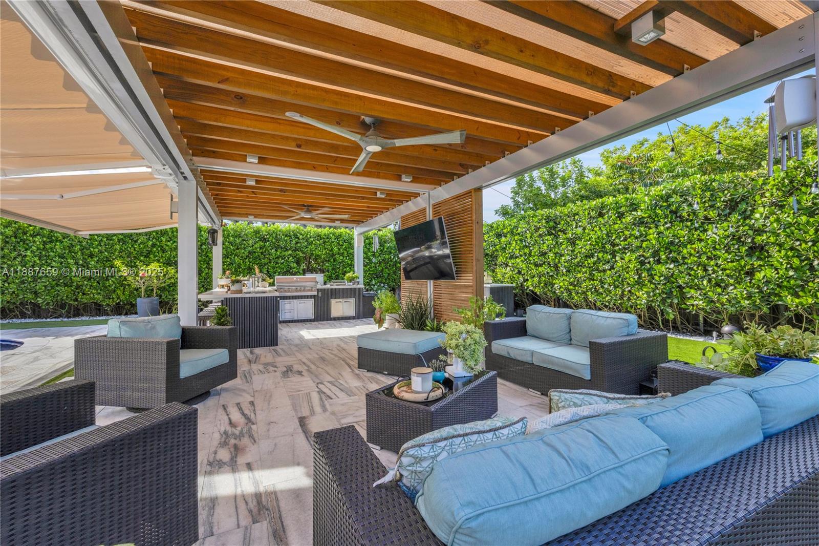 HOLLYWOOD HILLS AMEN PLAT - Residential