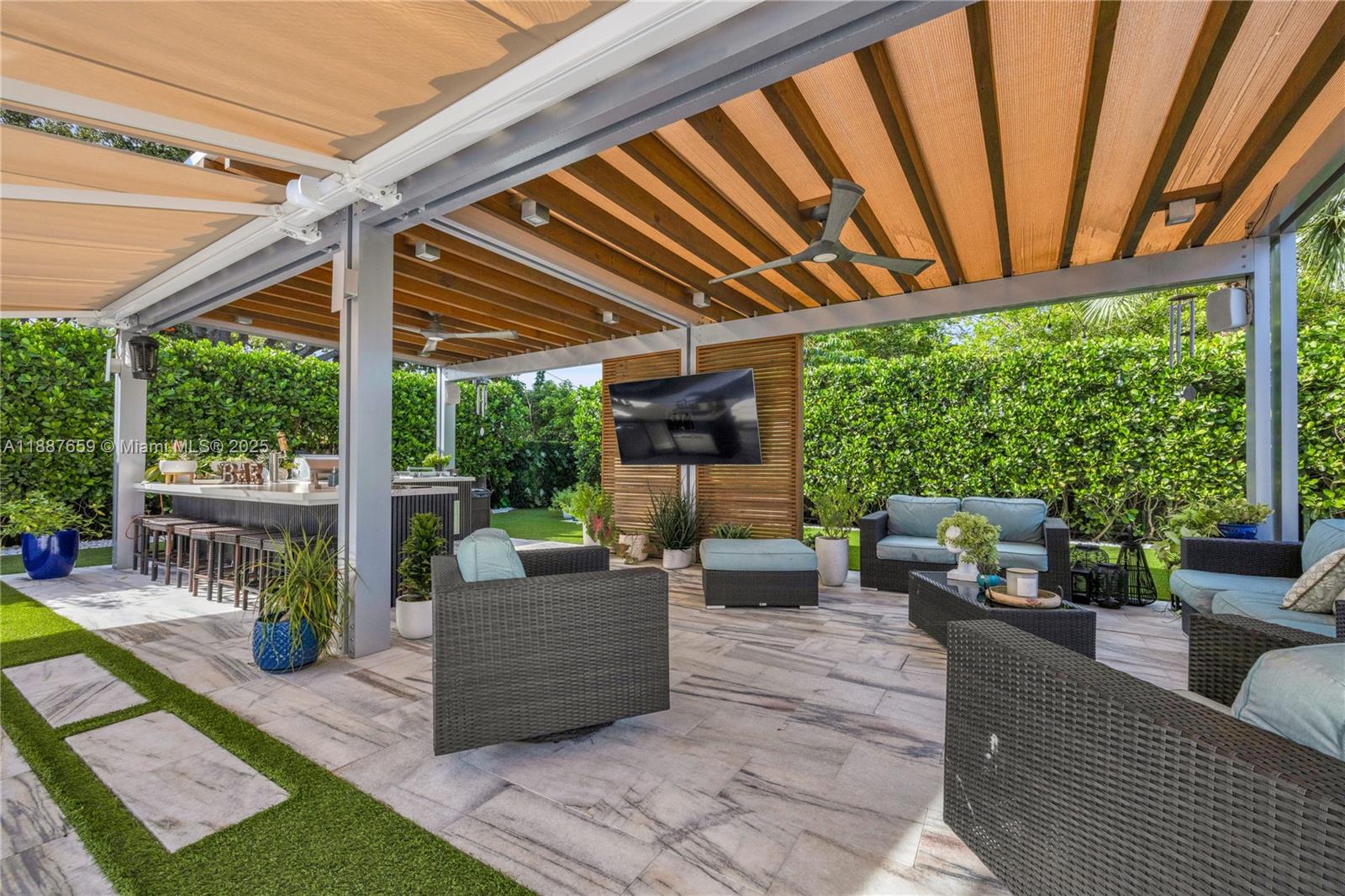 HOLLYWOOD HILLS AMEN PLAT - Residential