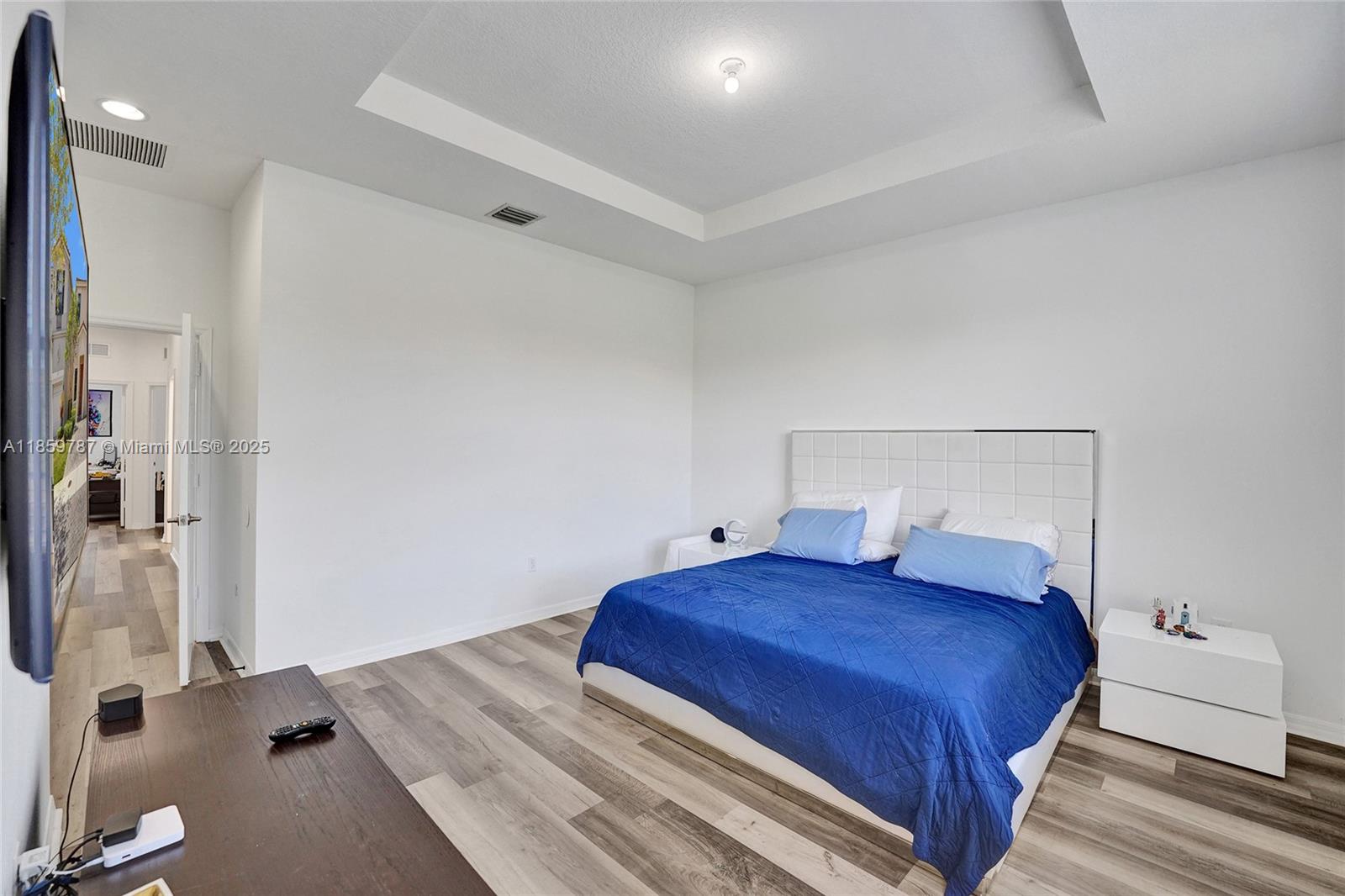 CHAMPION LAKES - Residential