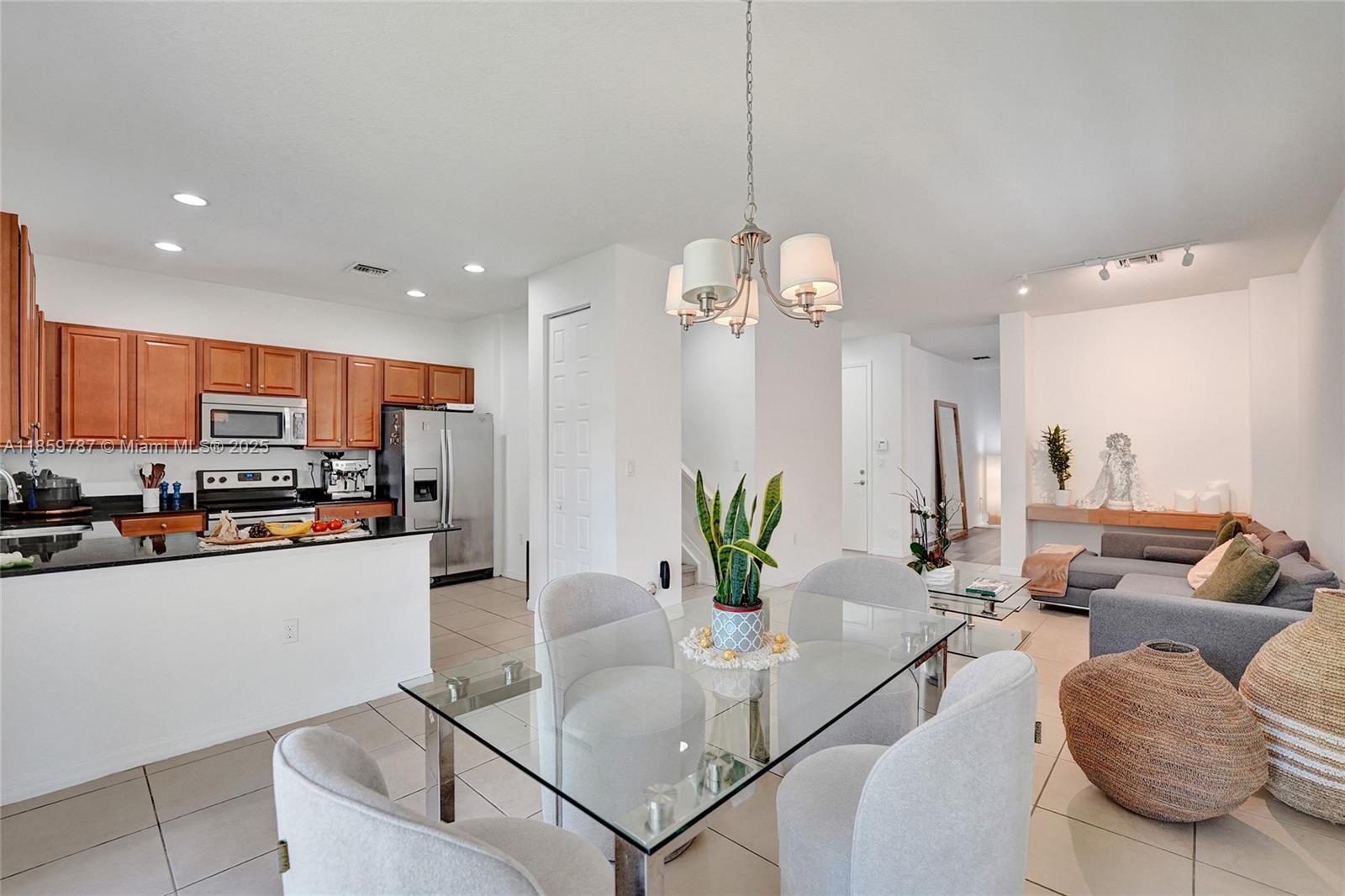 CHAMPION LAKES - Residential