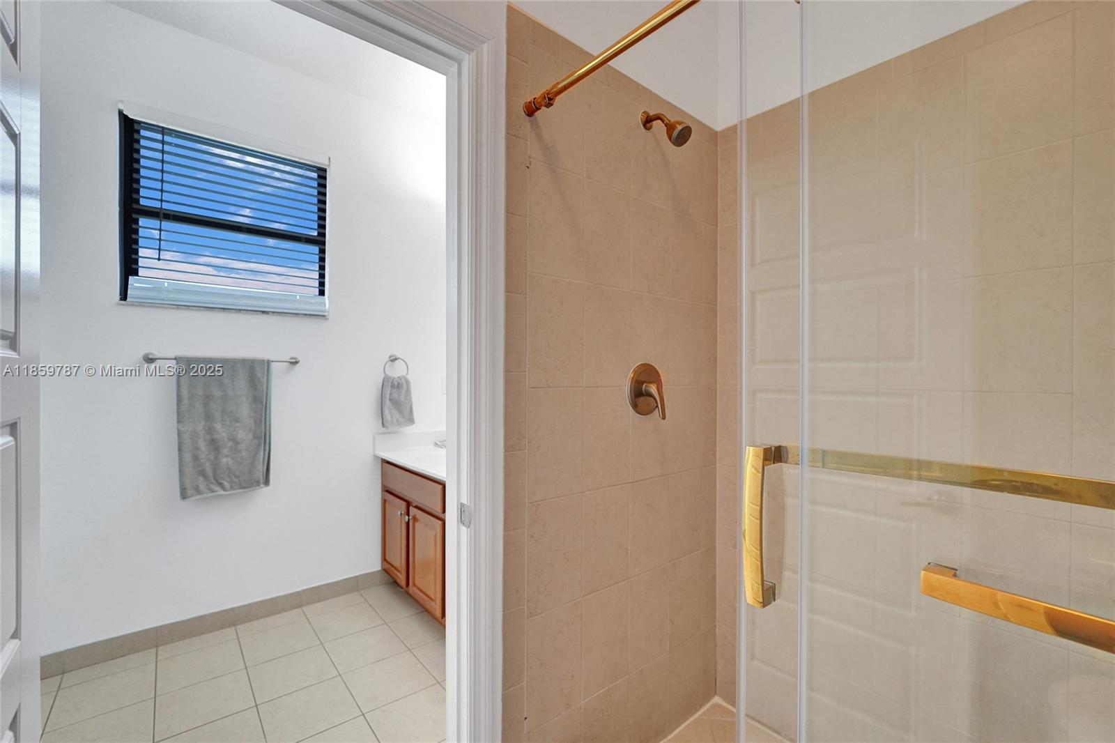 CHAMPION LAKES - Residential