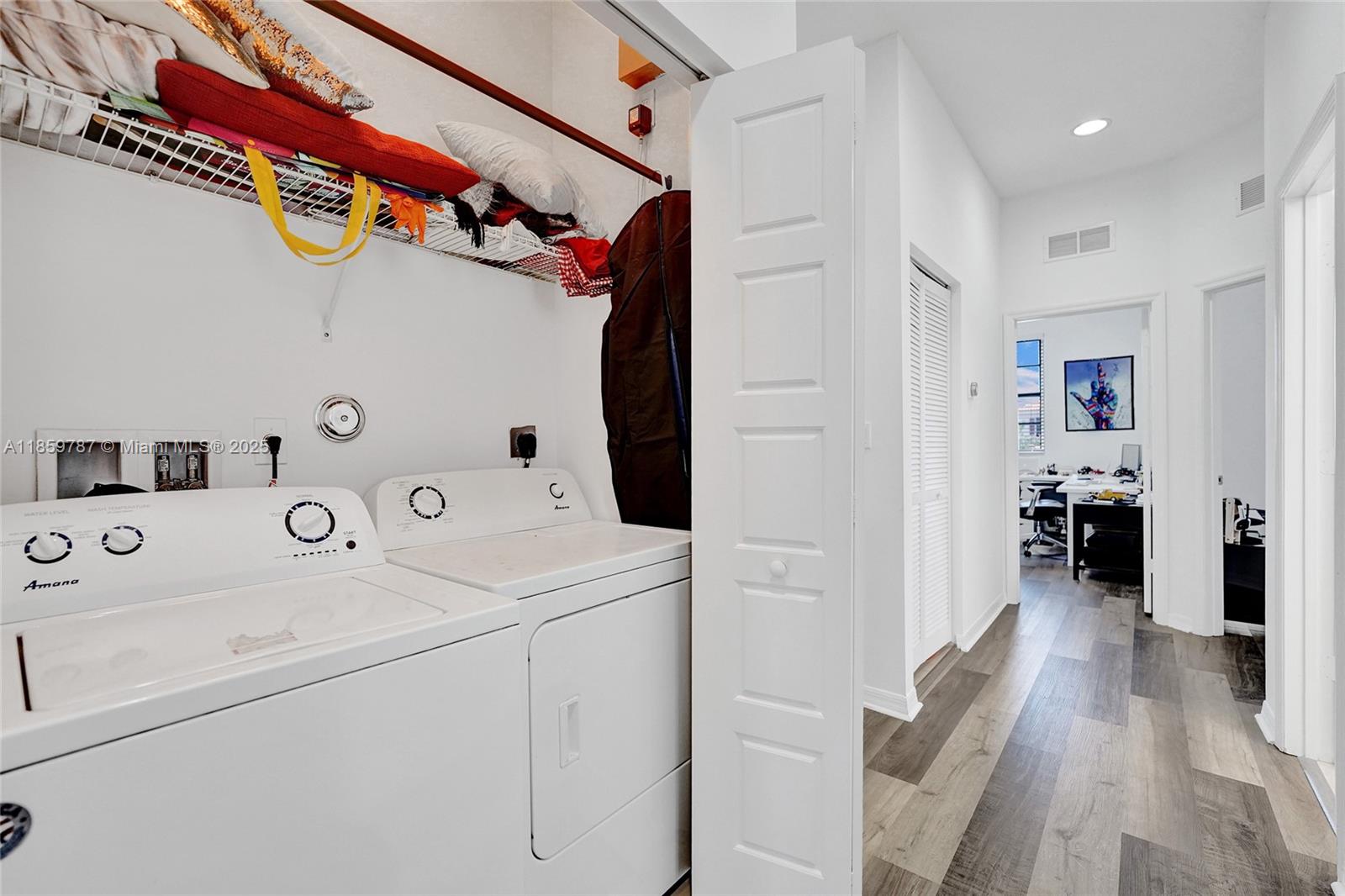 CHAMPION LAKES - Residential