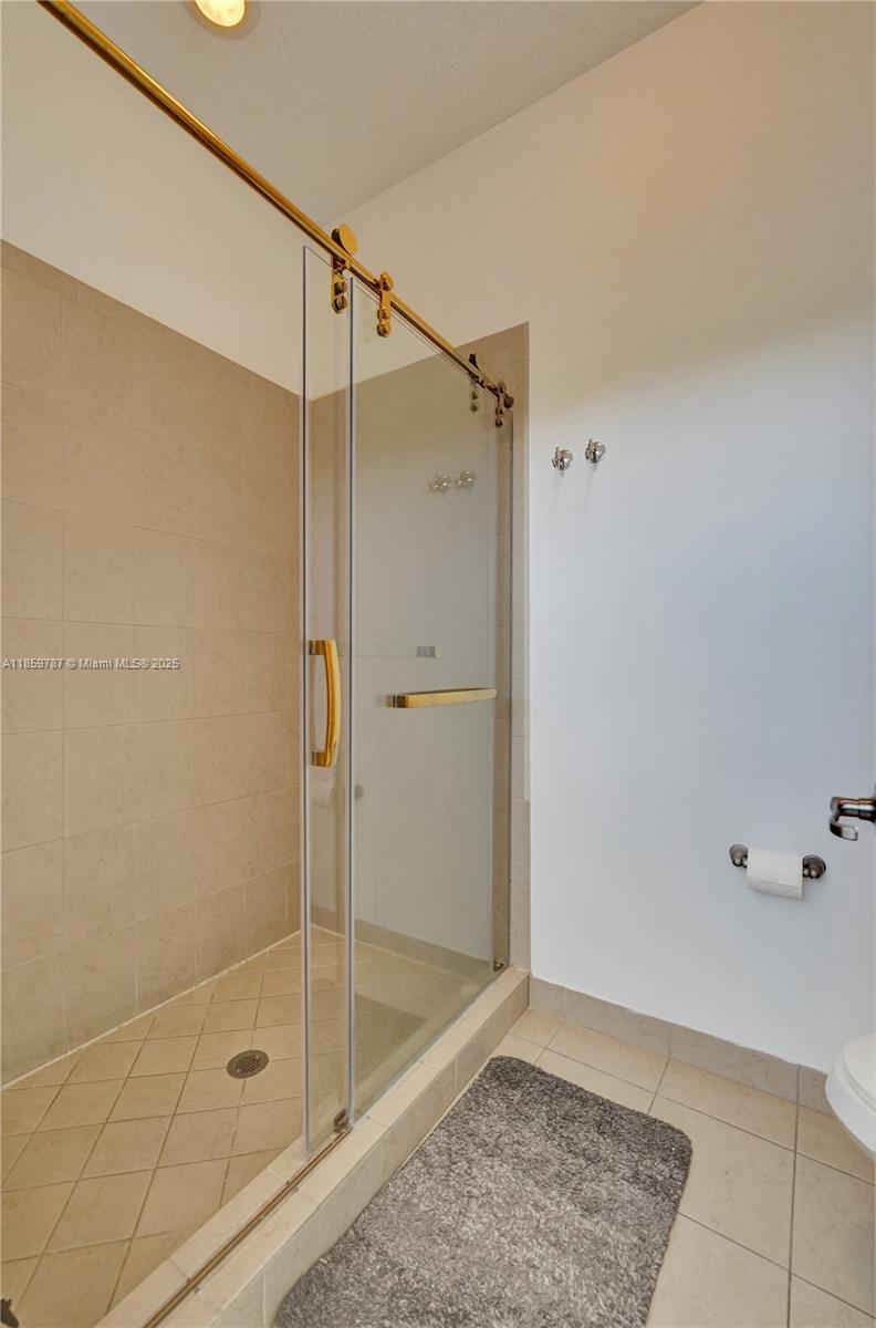 CHAMPION LAKES - Residential