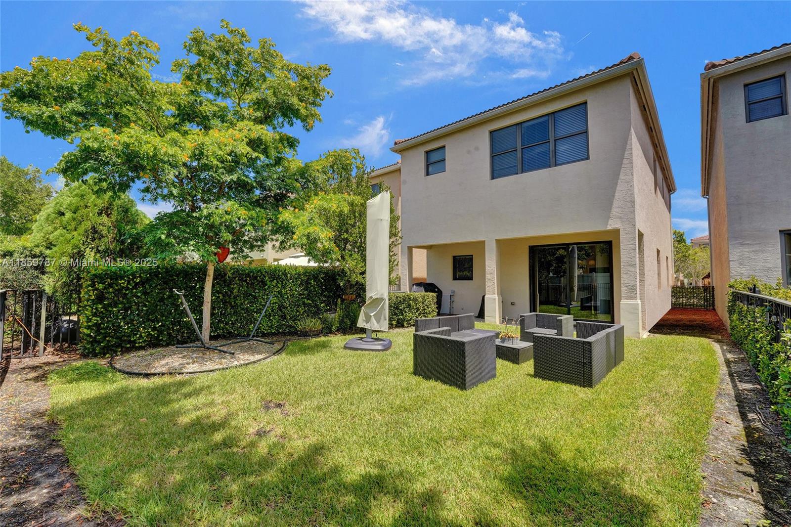 CHAMPION LAKES - Residential