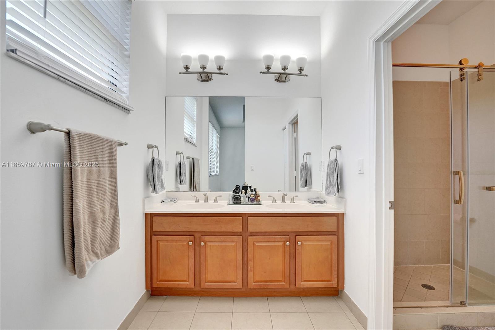 CHAMPION LAKES - Residential