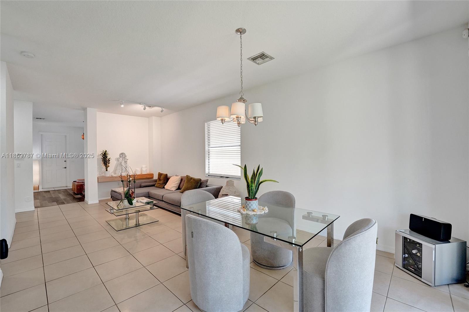 CHAMPION LAKES - Residential