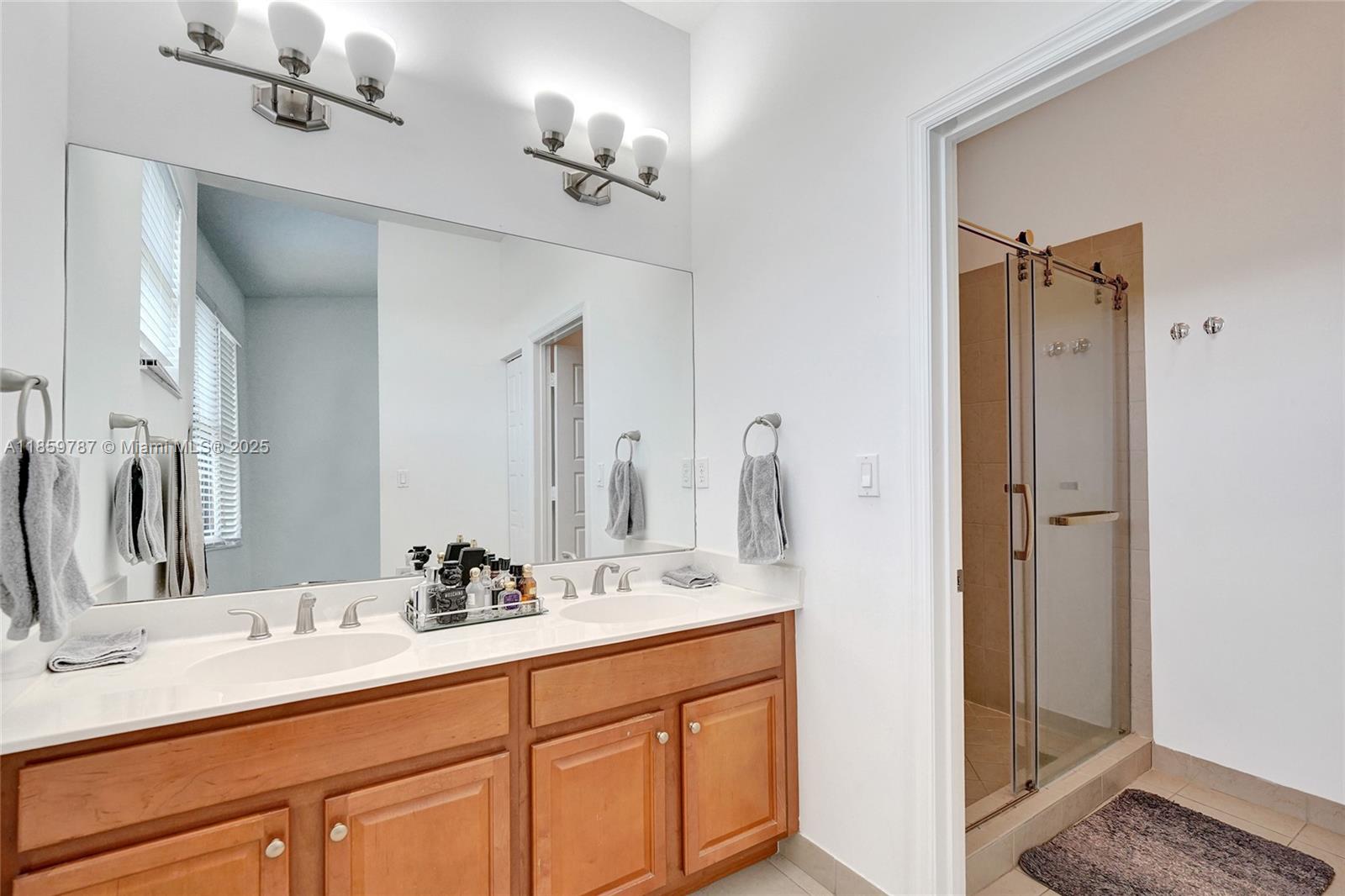 CHAMPION LAKES - Residential