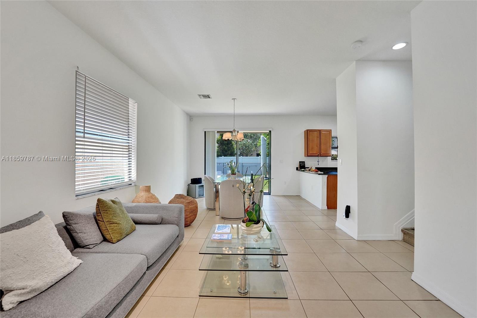 CHAMPION LAKES - Residential