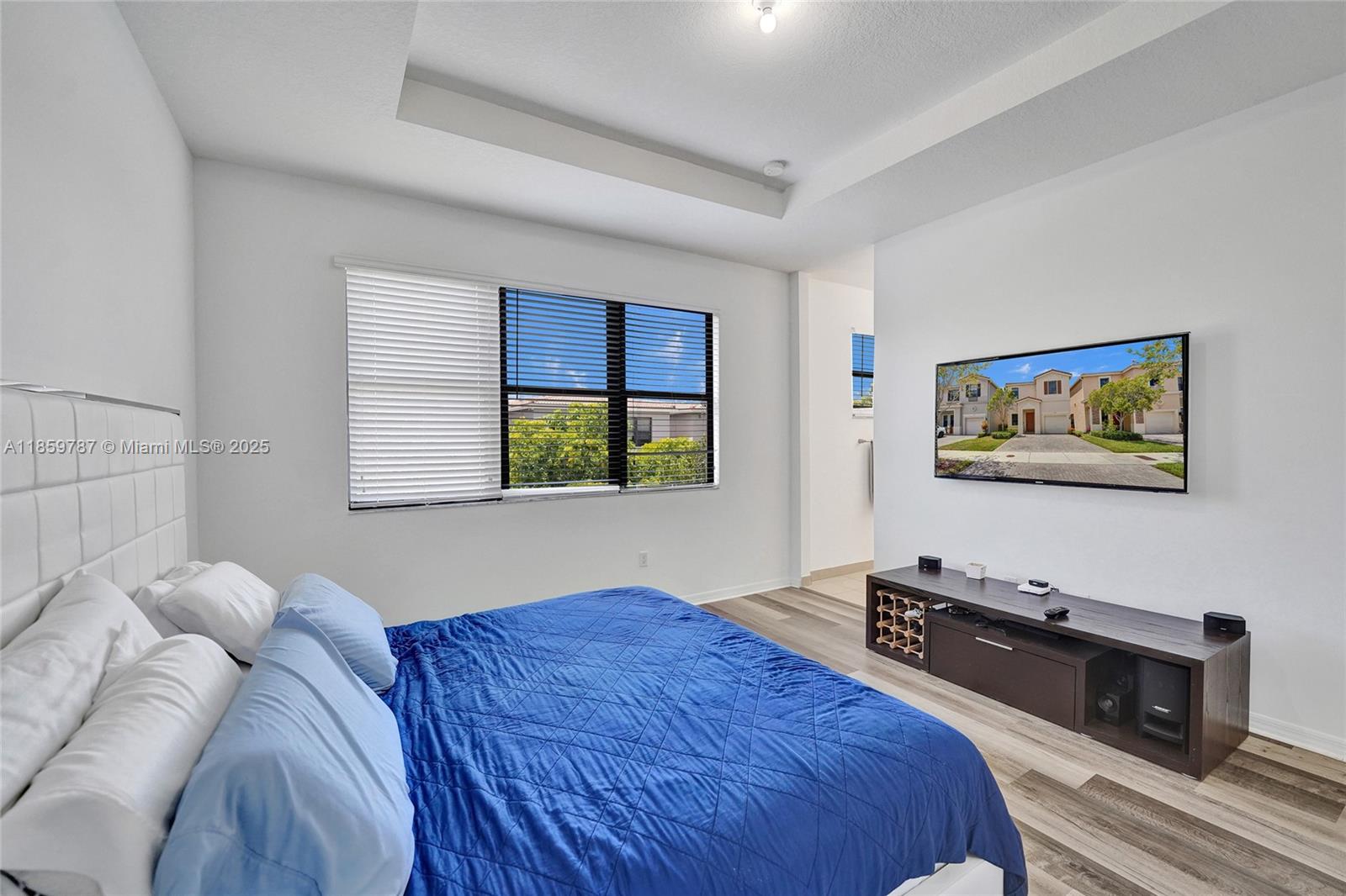 CHAMPION LAKES - Residential