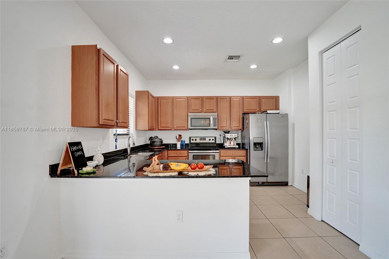 CHAMPION LAKES - Residential