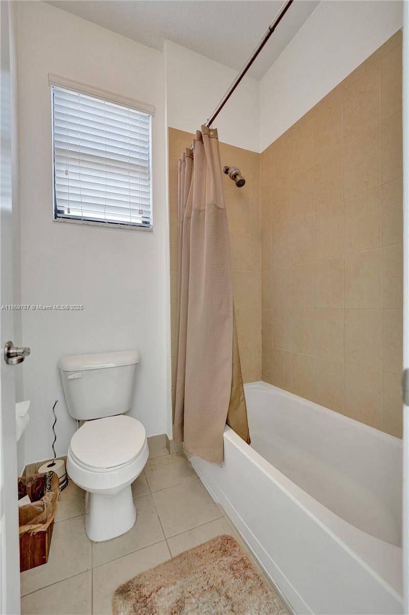 CHAMPION LAKES - Residential