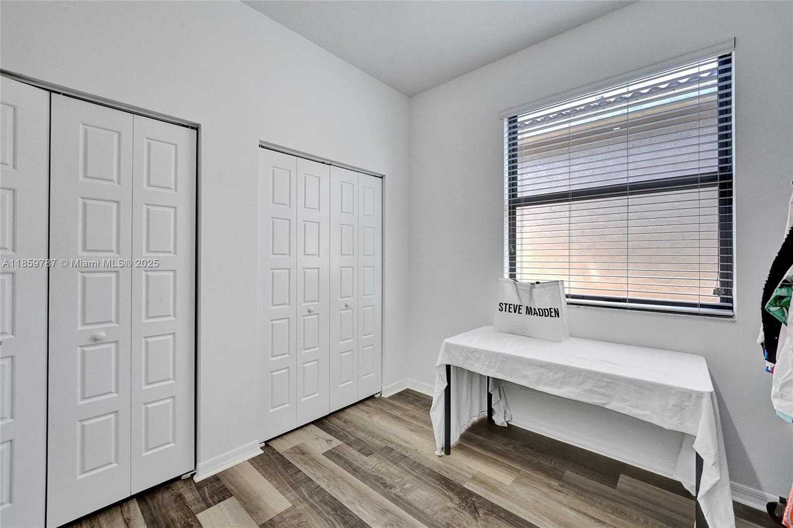 CHAMPION LAKES - Residential