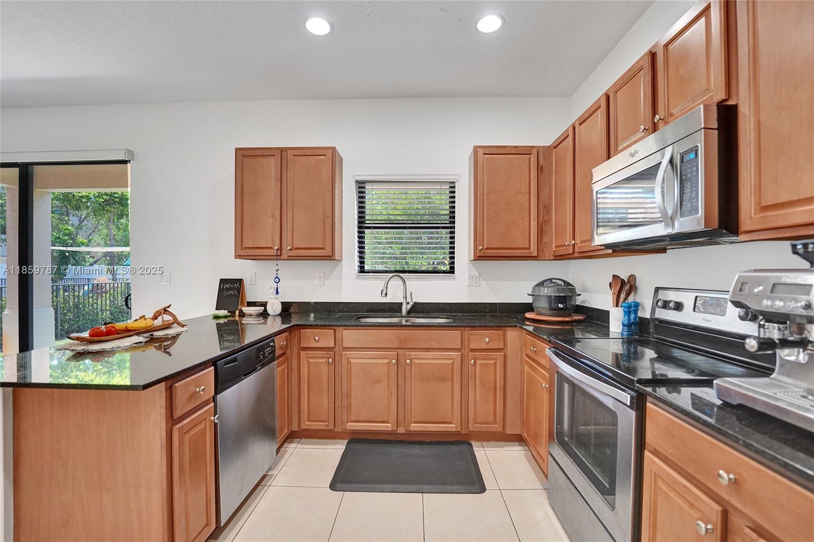 CHAMPION LAKES - Residential