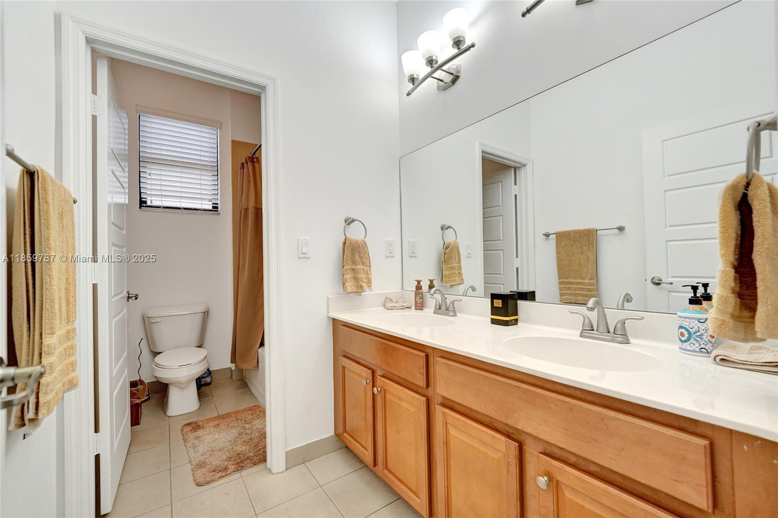 CHAMPION LAKES - Residential