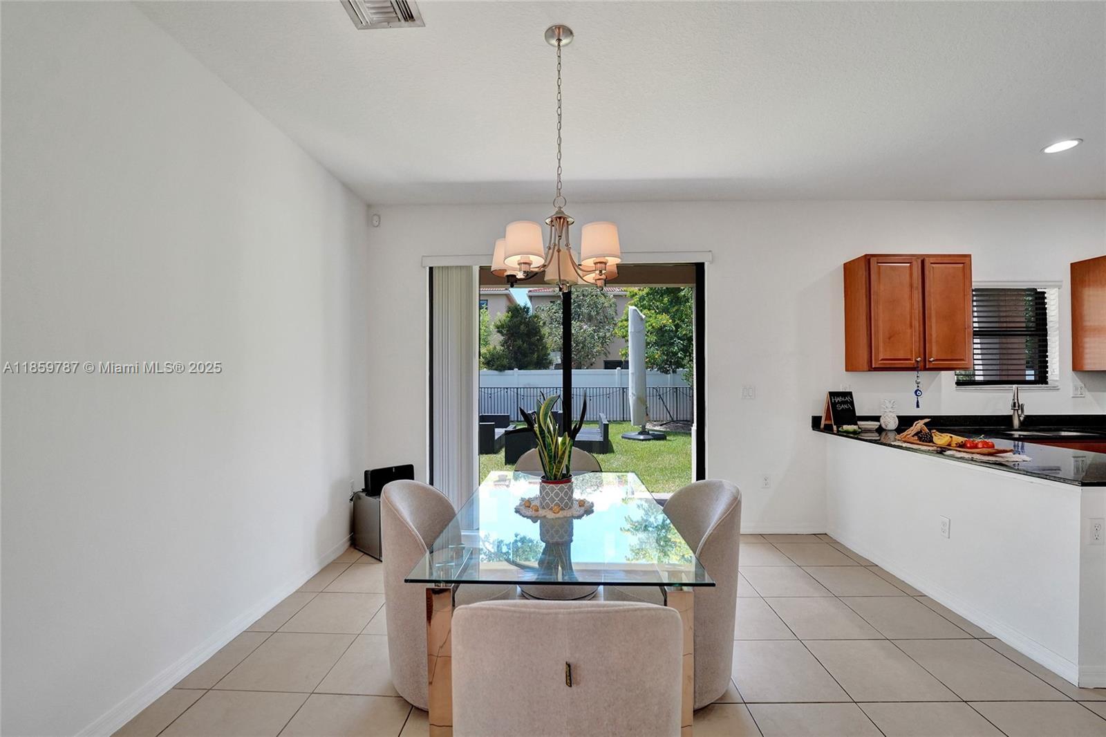 CHAMPION LAKES - Residential