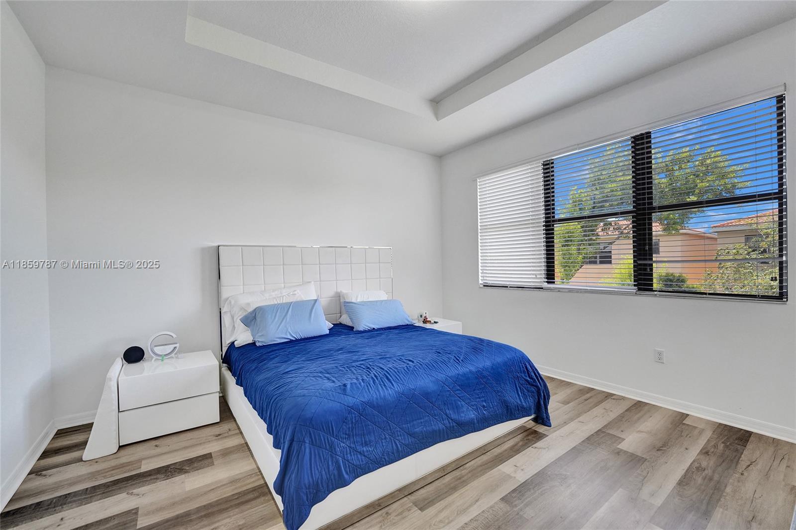 CHAMPION LAKES - Residential