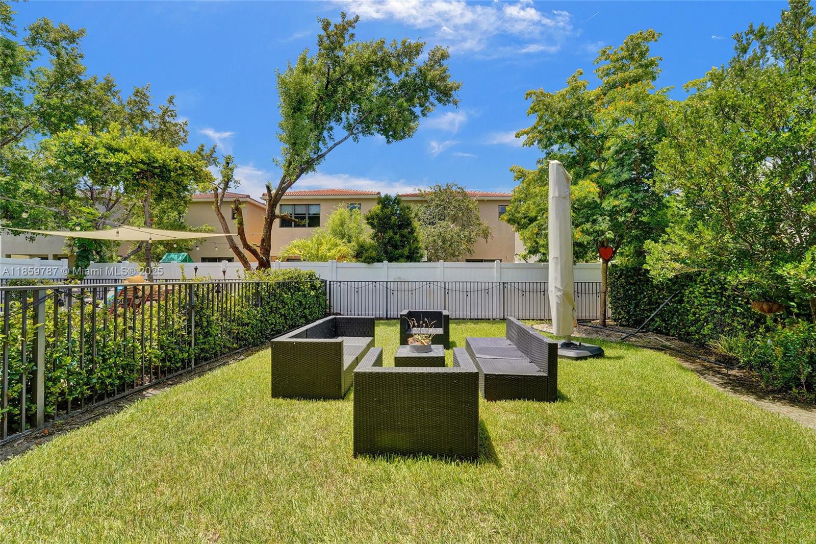 CHAMPION LAKES - Residential