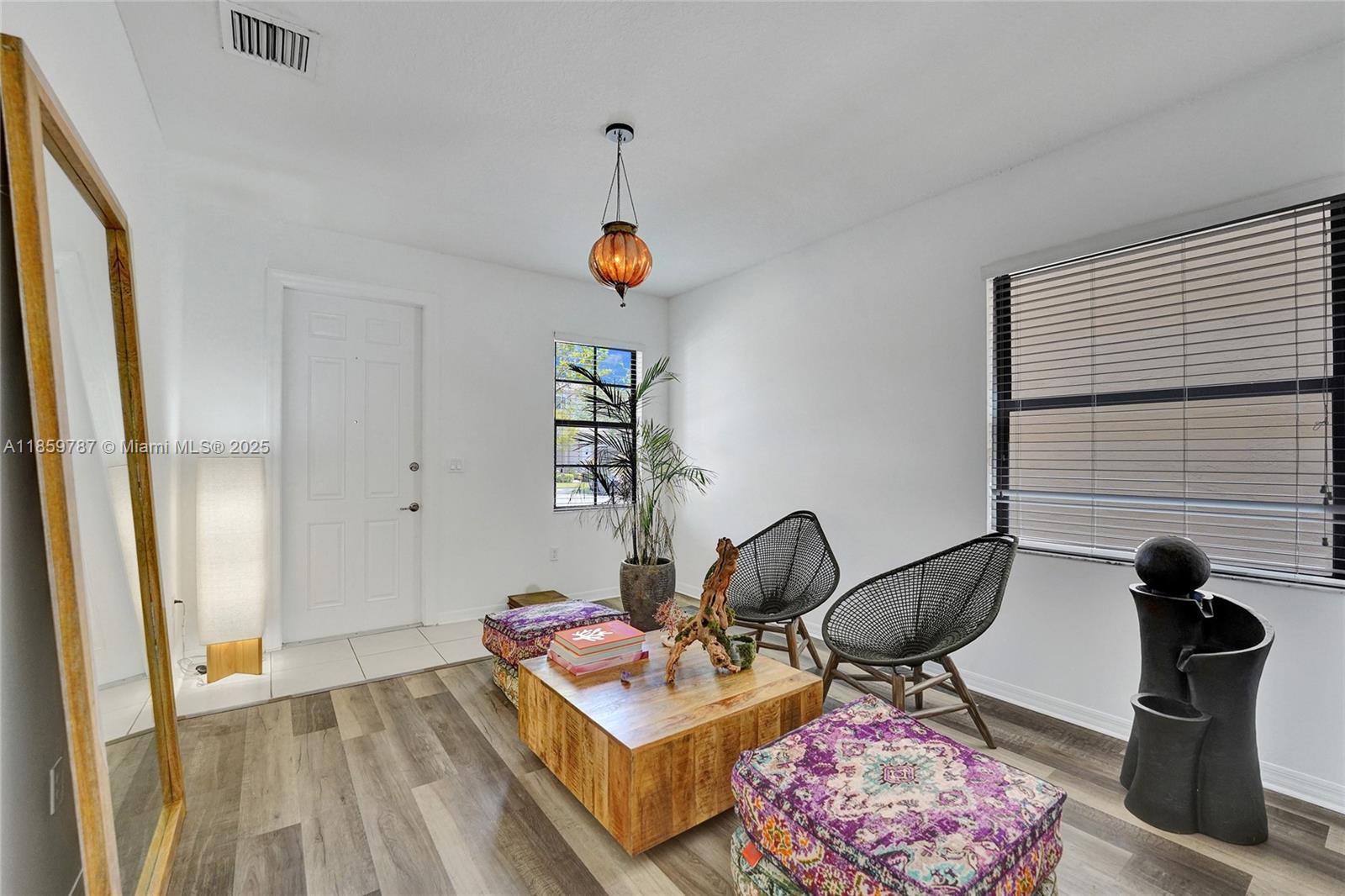 CHAMPION LAKES - Residential