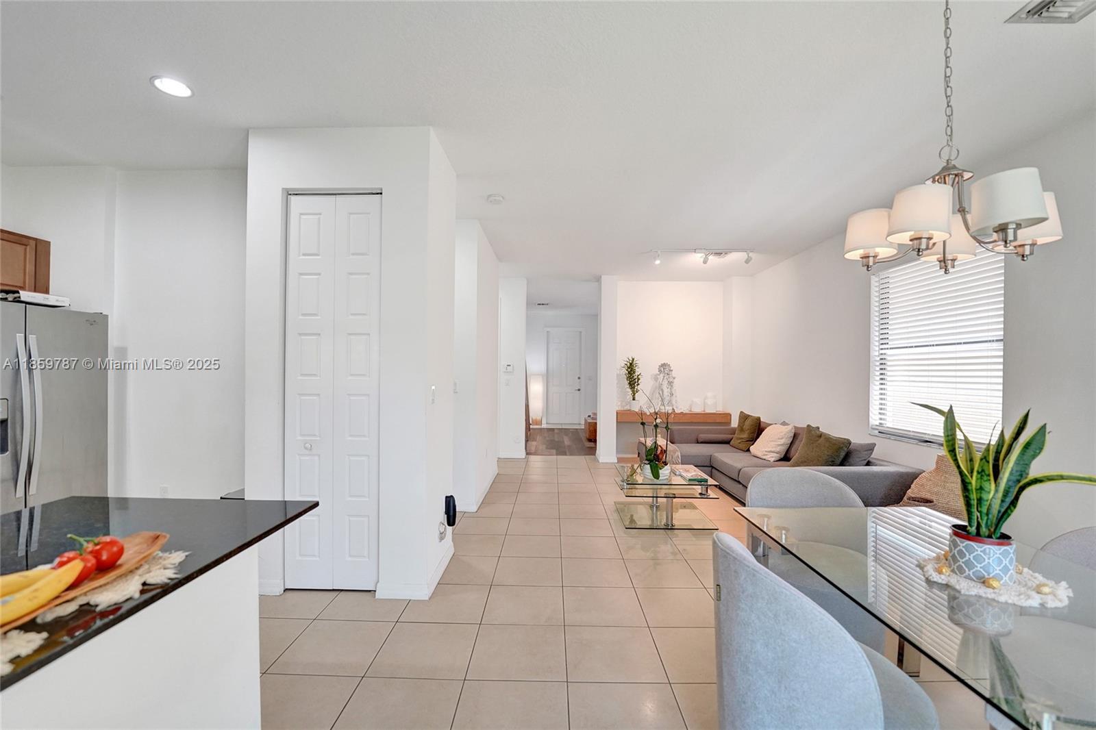 CHAMPION LAKES - Residential