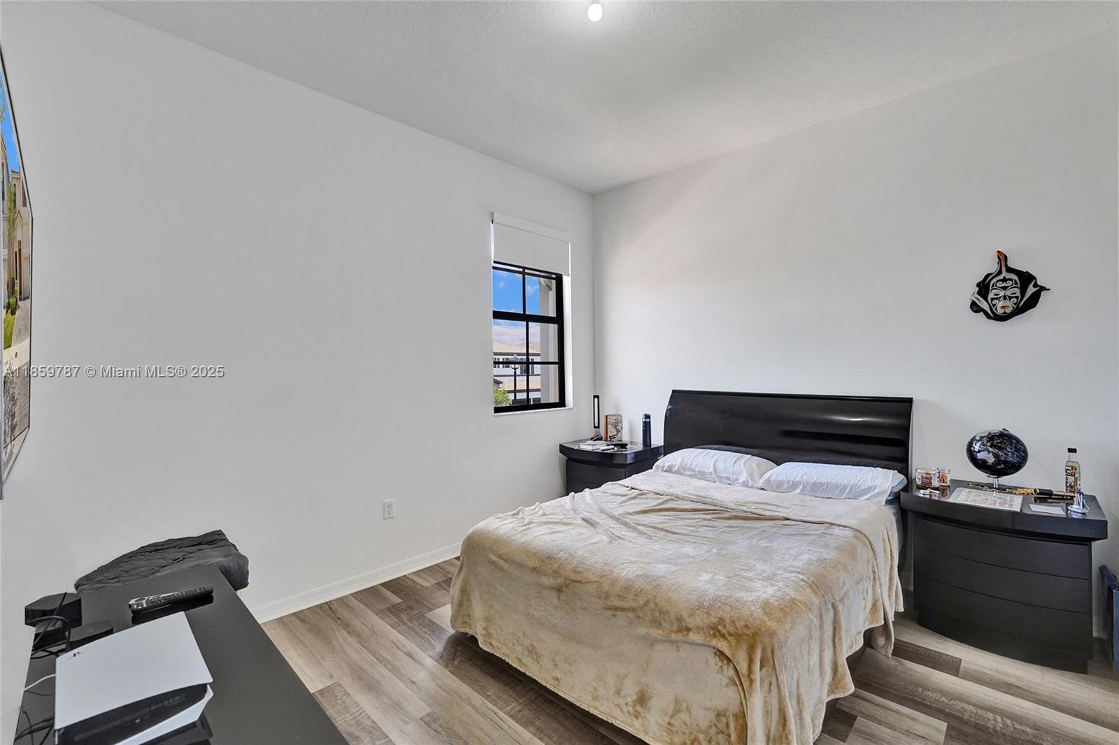 CHAMPION LAKES - Residential