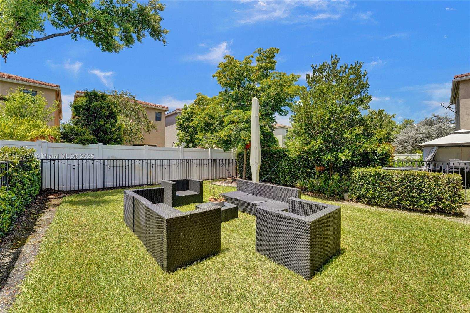 CHAMPION LAKES - Residential