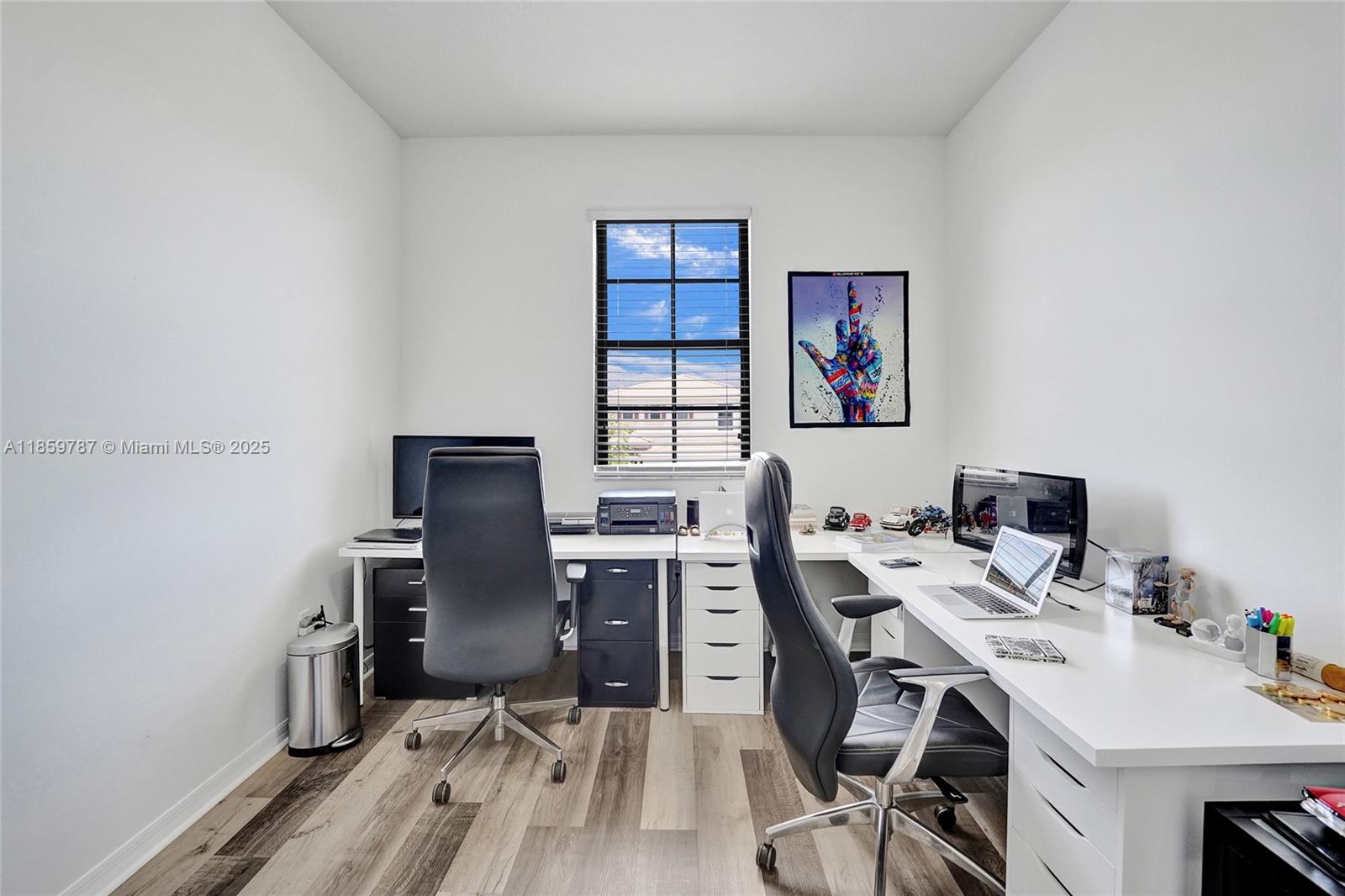 CHAMPION LAKES - Residential