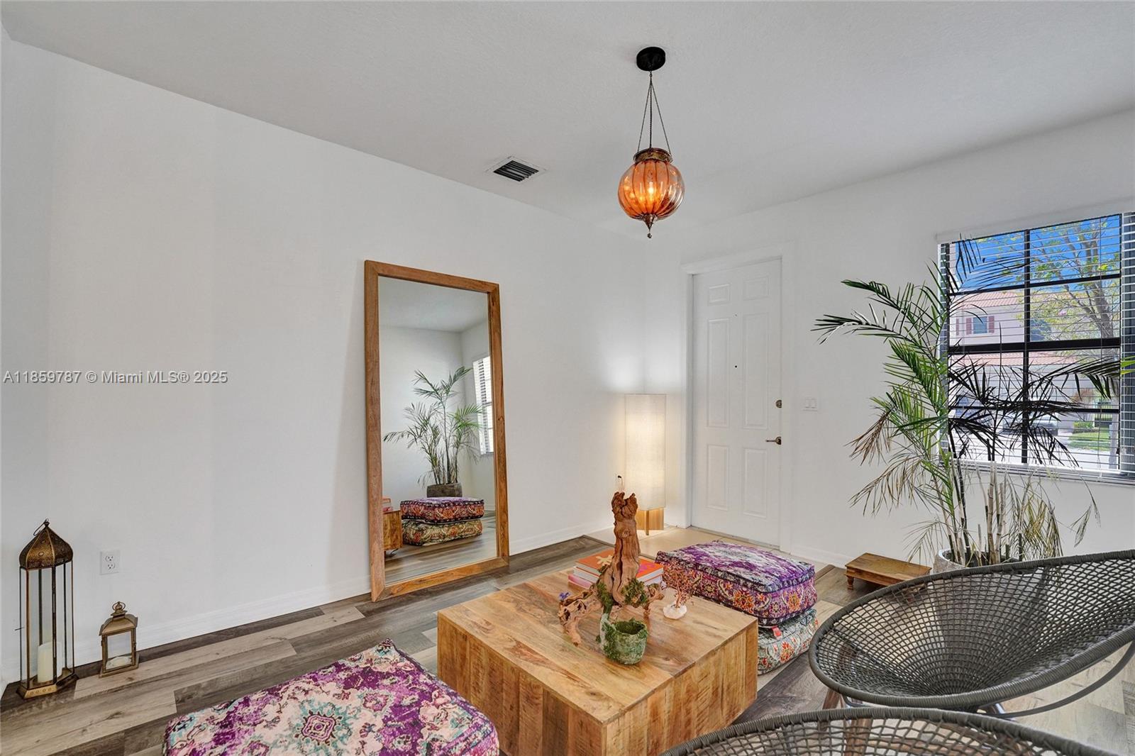 CHAMPION LAKES - Residential