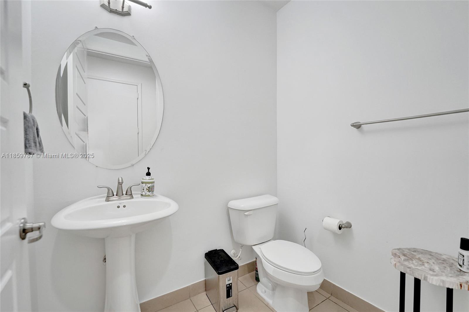 CHAMPION LAKES - Residential