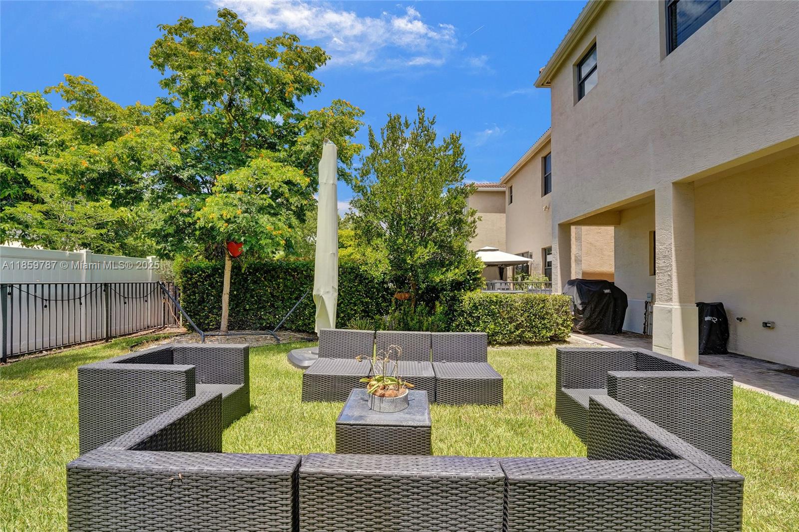 CHAMPION LAKES - Residential