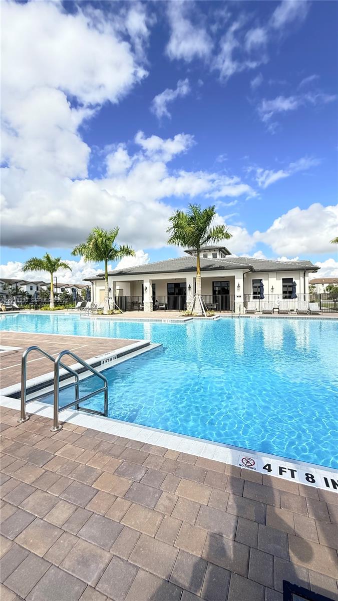 KENDALL ASSEMBLAGE SOUTH - Residential