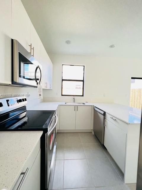 KENDALL ASSEMBLAGE SOUTH - Residential