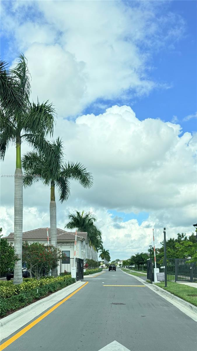 KENDALL ASSEMBLAGE SOUTH - Residential