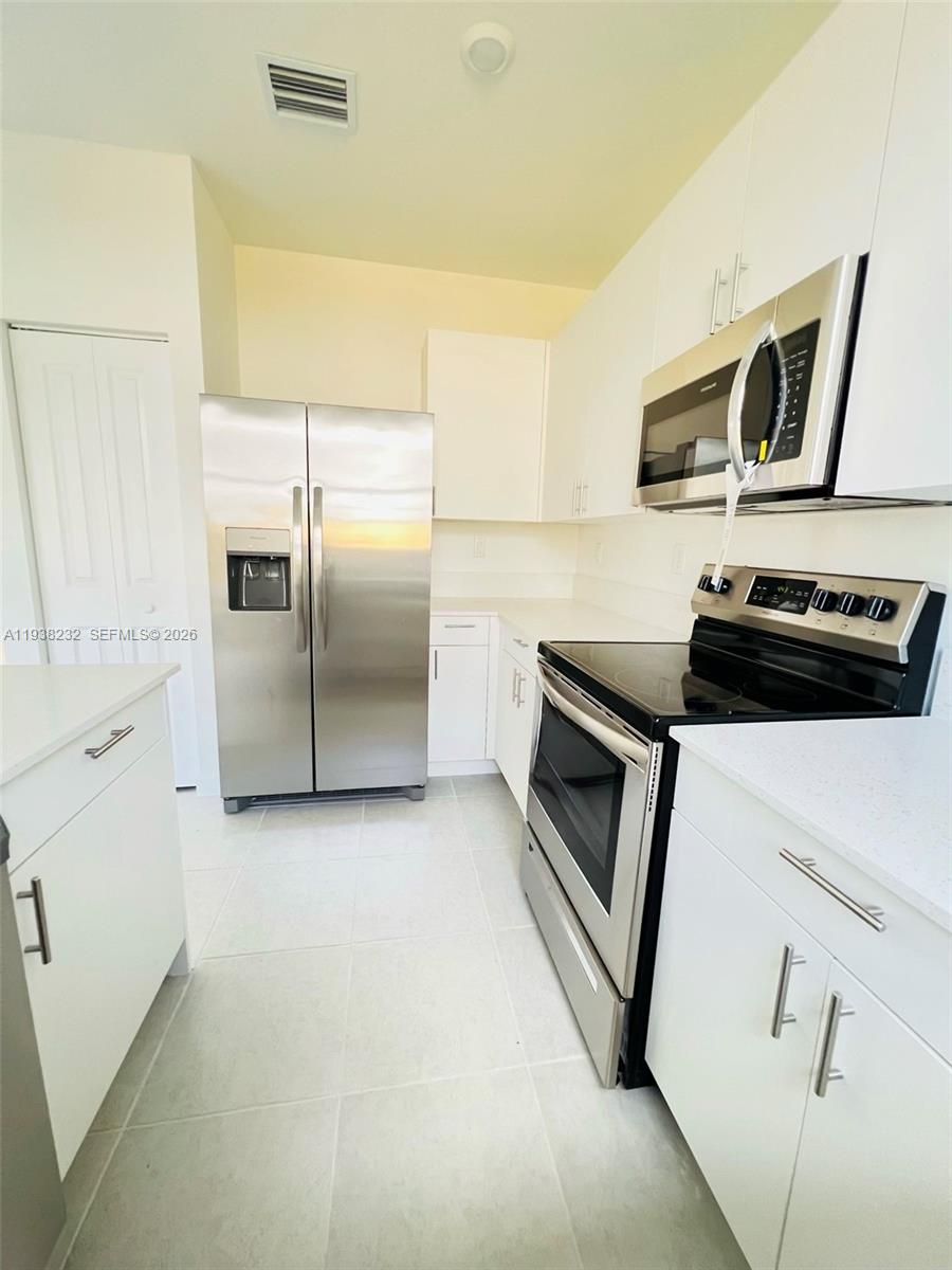 KENDALL ASSEMBLAGE SOUTH - Residential